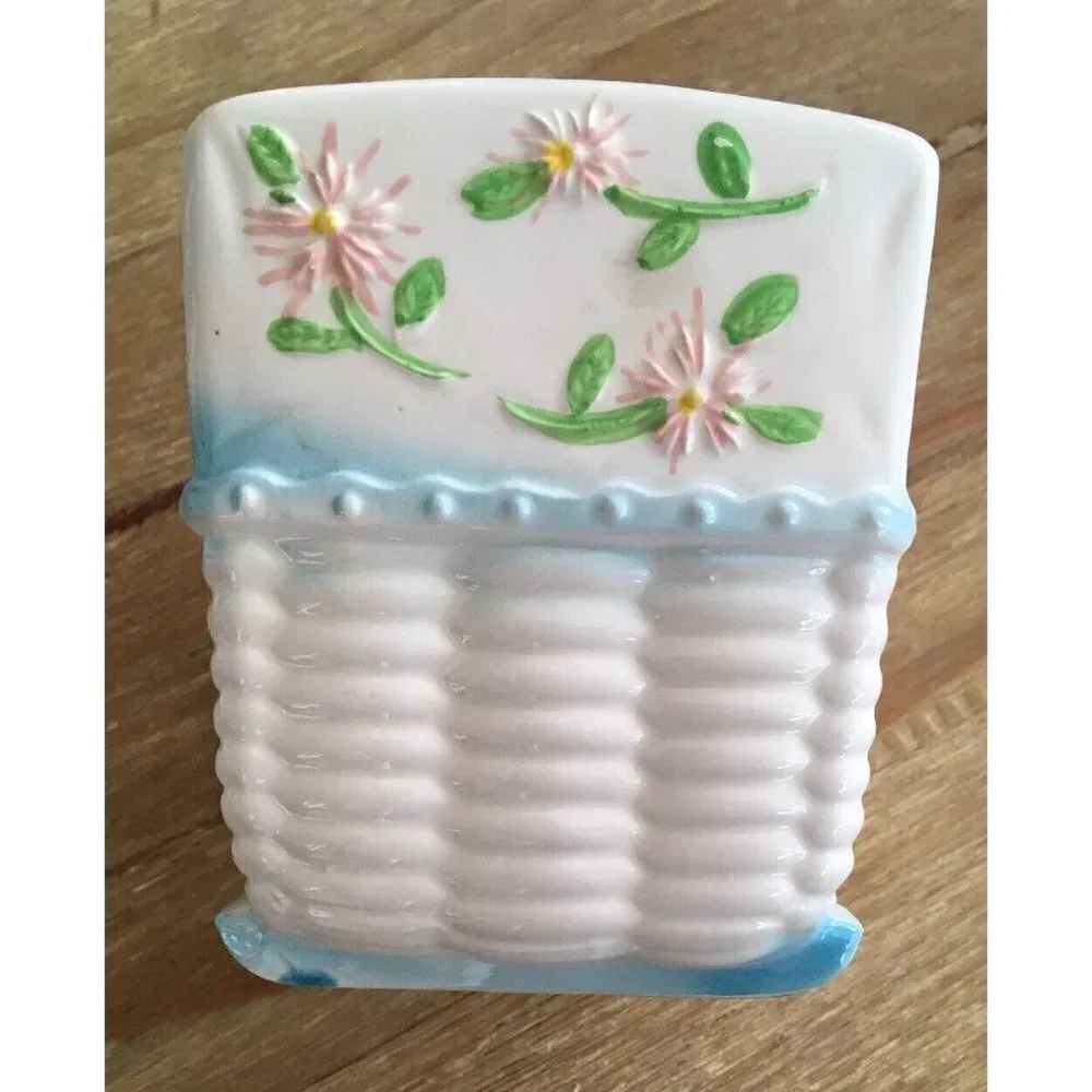 Vintage Rubens, L.A. Baby Nursery Planter Cradle Lambs Flowers 130X Japan 1966